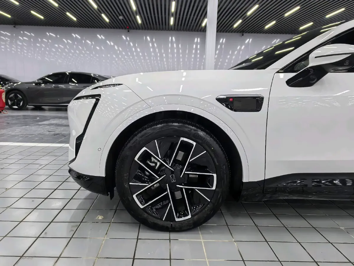 2025 Avatr 11 1.5T 156HP L4 REEV,autocango,china used car exporter,china ev exporter,chinese used car exporter,chinese used ev exporter