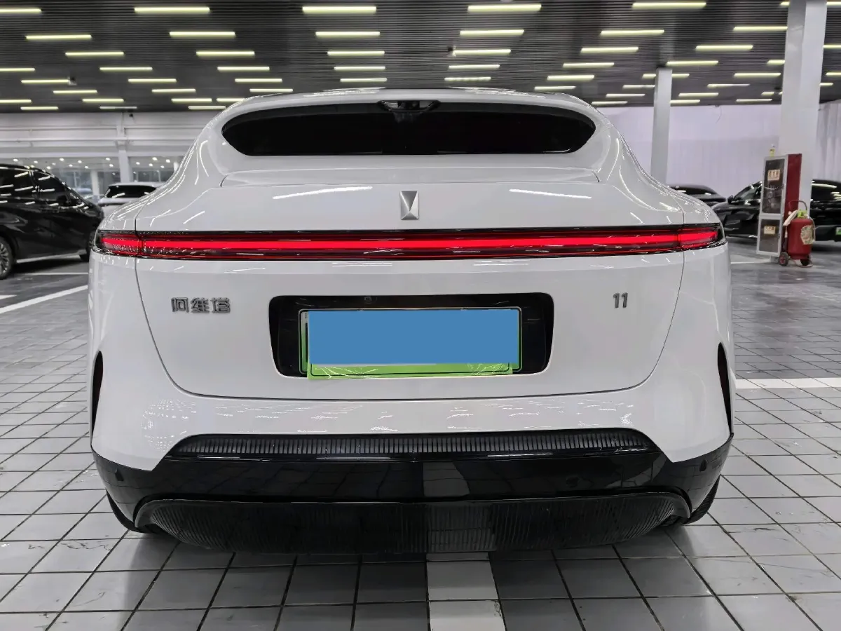 2025 Avatr 11 1.5T 156HP L4 REEV,autocango,china used car exporter,china ev exporter,chinese used car exporter,chinese used ev exporter