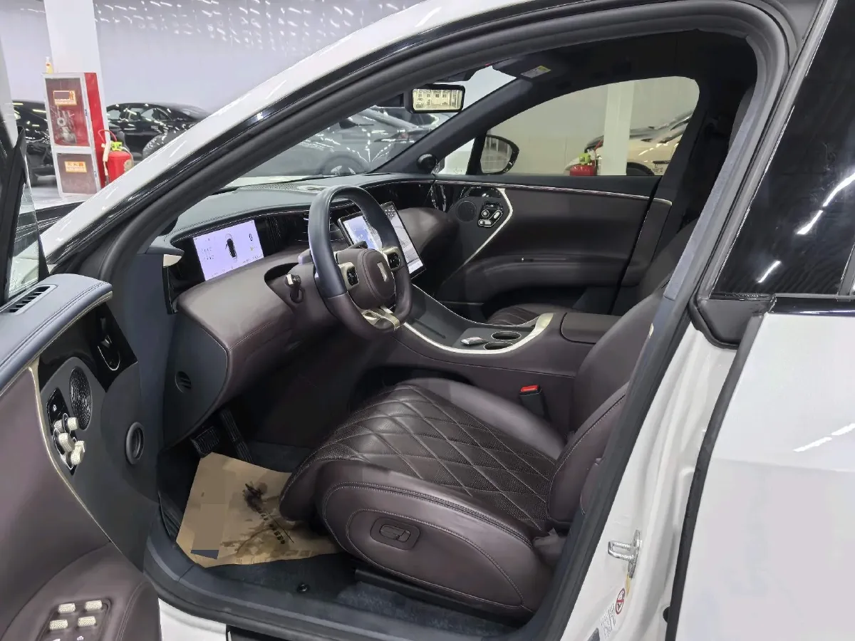 2025 Avatr 11 1.5T 156HP L4 REEV,autocango,china used car exporter,china ev exporter,chinese used car exporter,chinese used ev exporter