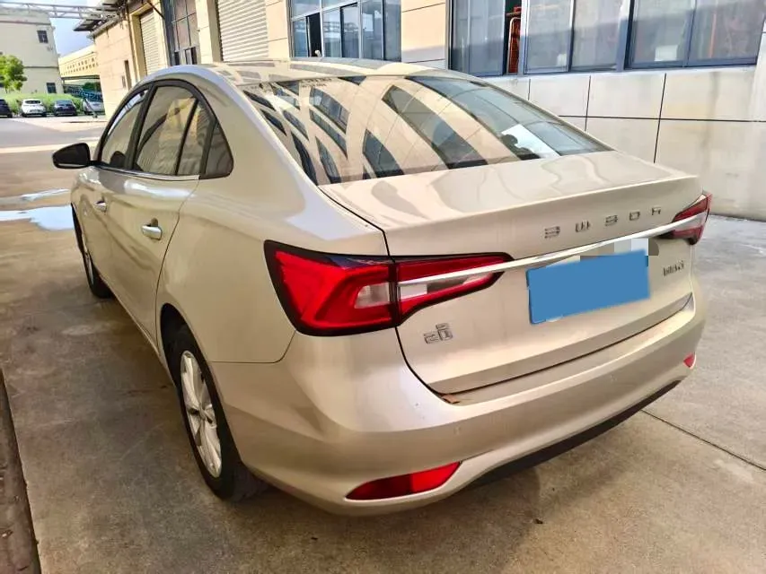 2020 Roewe i5 1.5L 120HP L4 CVT,autocango,china used car exporter,china ev exporter,chinese used car exporter,chinese used ev exporter
