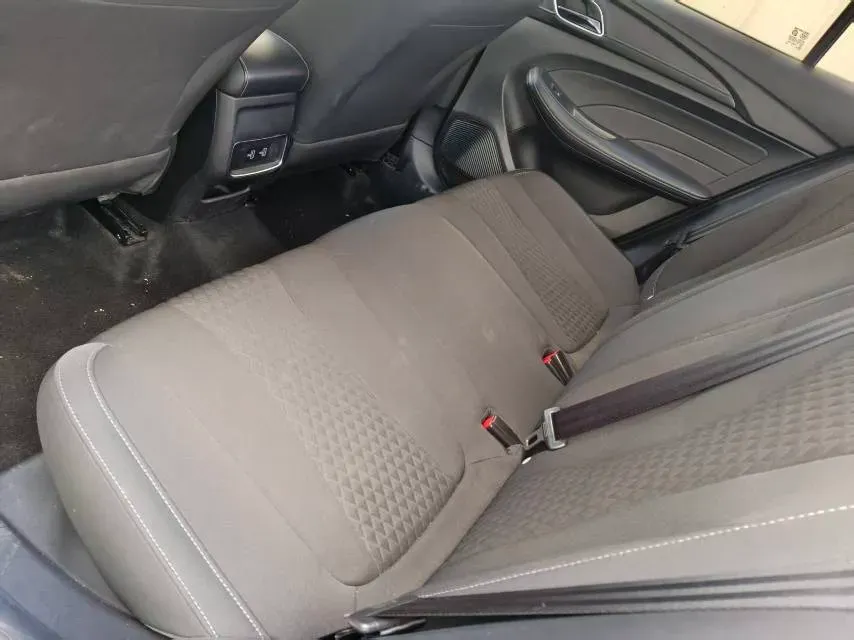 2020 Roewe i5 1.5L 120HP L4 CVT,autocango,china used car exporter,china ev exporter,chinese used car exporter,chinese used ev exporter