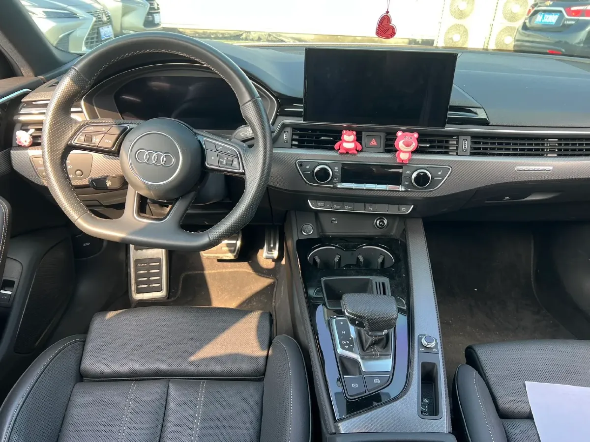 2024 Audi A4L 2.0T 190HP L4 7DCT,autocango,china used car exporter,china ev exporter,chinese used car exporter,chinese used ev exporter