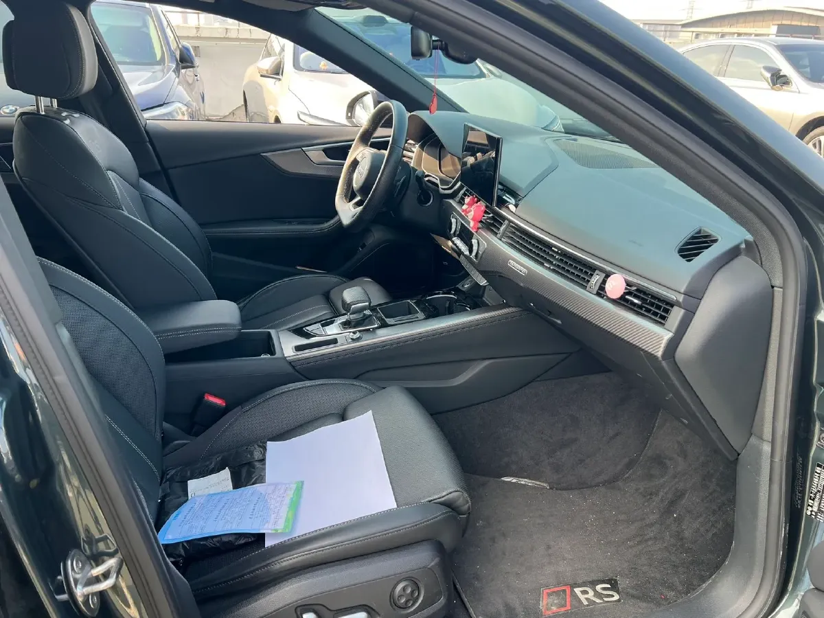 2024 Audi A4L 2.0T 190HP L4 7DCT,autocango,china used car exporter,china ev exporter,chinese used car exporter,chinese used ev exporter