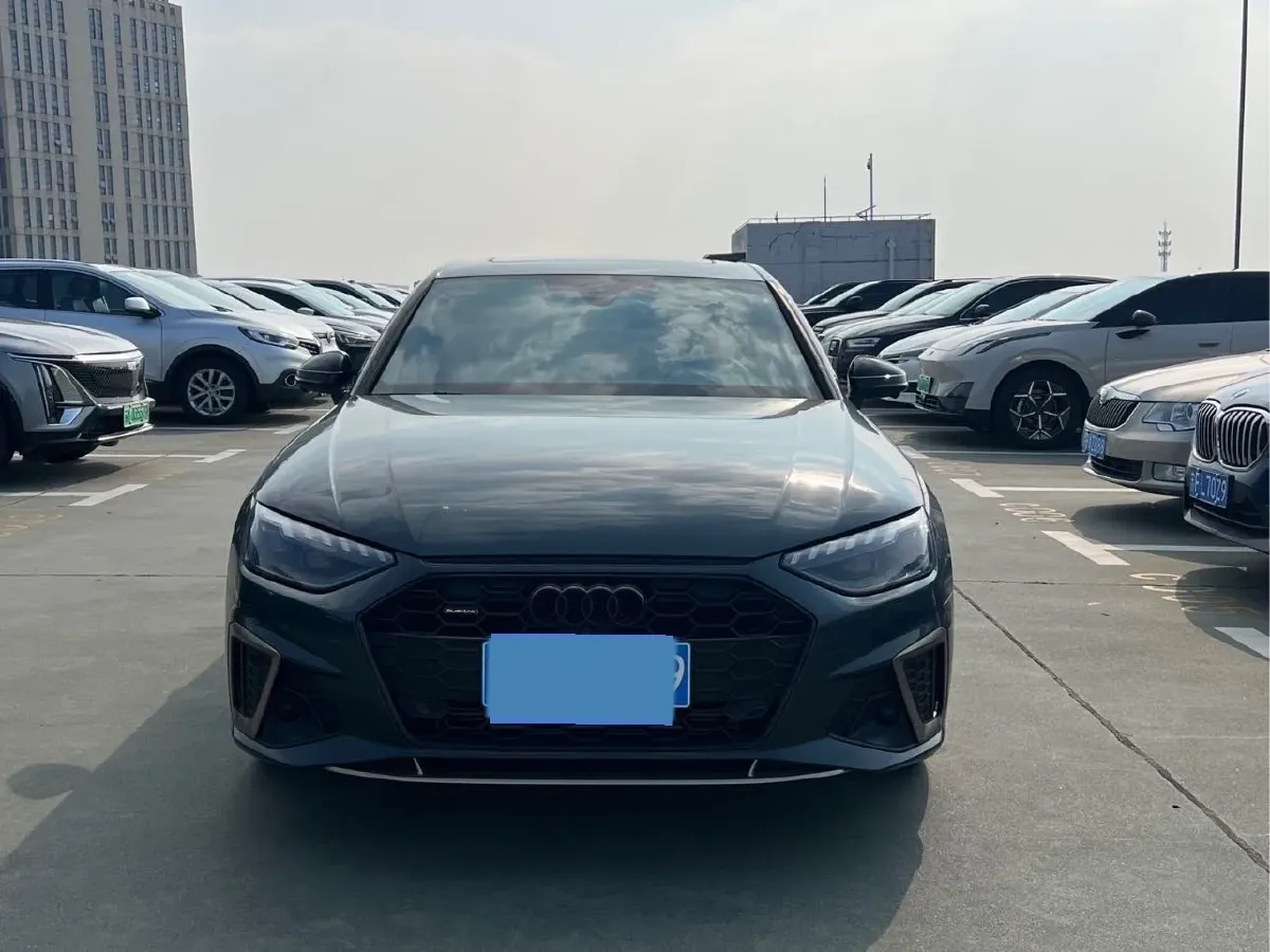 2024 Audi A4L 2.0T 190HP L4 7DCT,autocango,china used car exporter,china ev exporter,chinese used car exporter,chinese used ev exporter