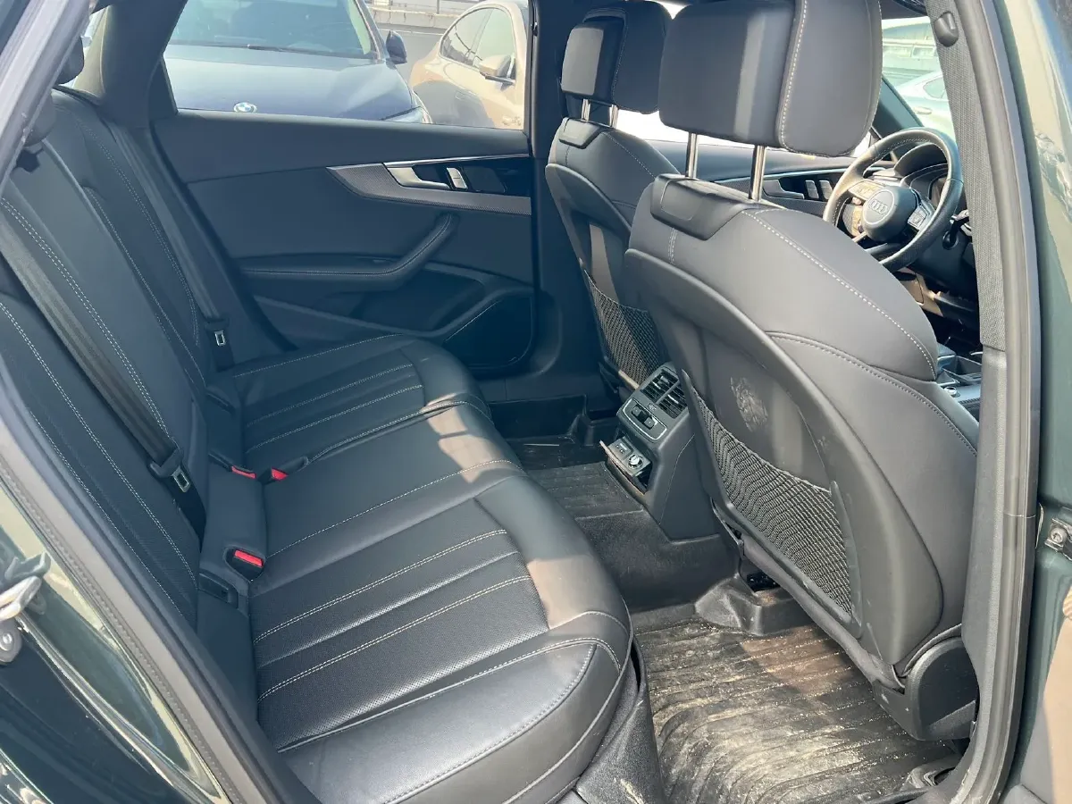 2024 Audi A4L 2.0T 190HP L4 7DCT,autocango,china used car exporter,china ev exporter,chinese used car exporter,chinese used ev exporter