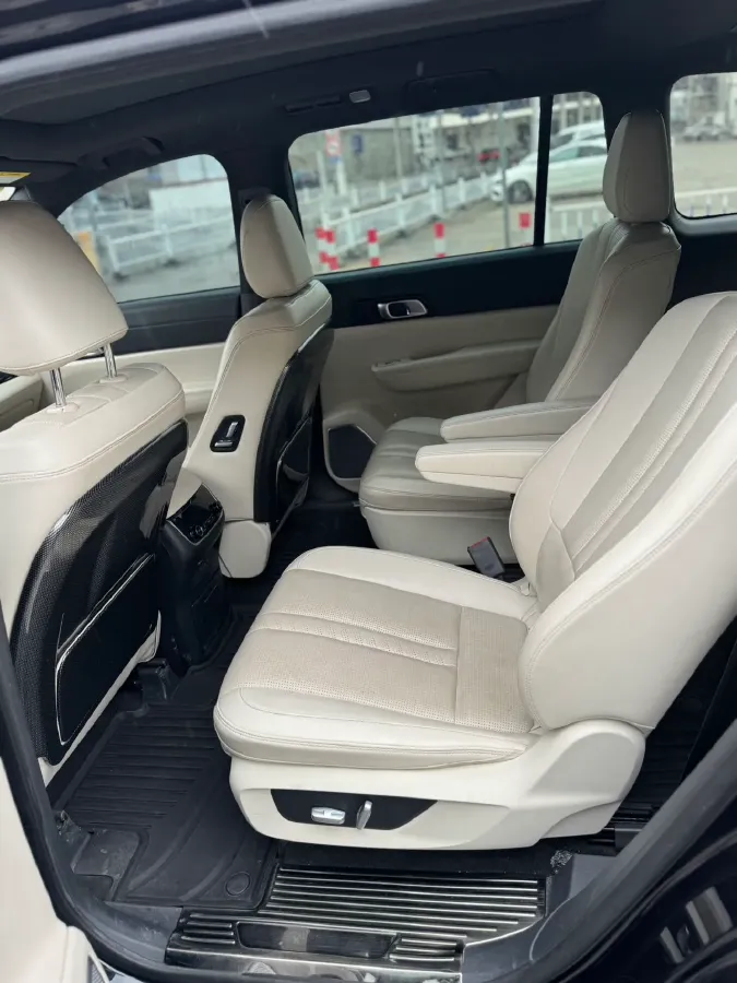 2020 Li ONE Range Extended 131HP REEV 40.5KWH,autocango,china used car exporter,china ev exporter,chinese used car exporter,chinese used ev exporter