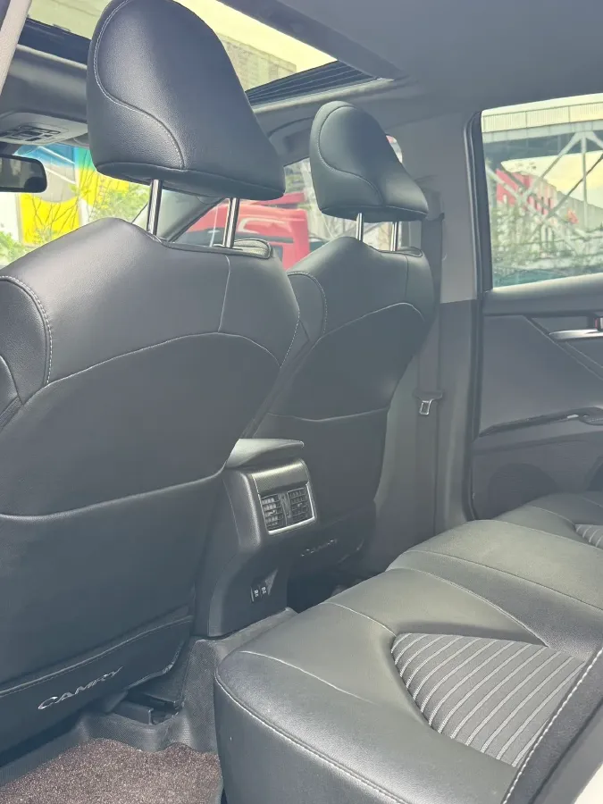 2022 Toyota Camry 2.5L 209HP L4 8AT,autocango,china used car exporter,china ev exporter,chinese used car exporter,chinese used ev exporter