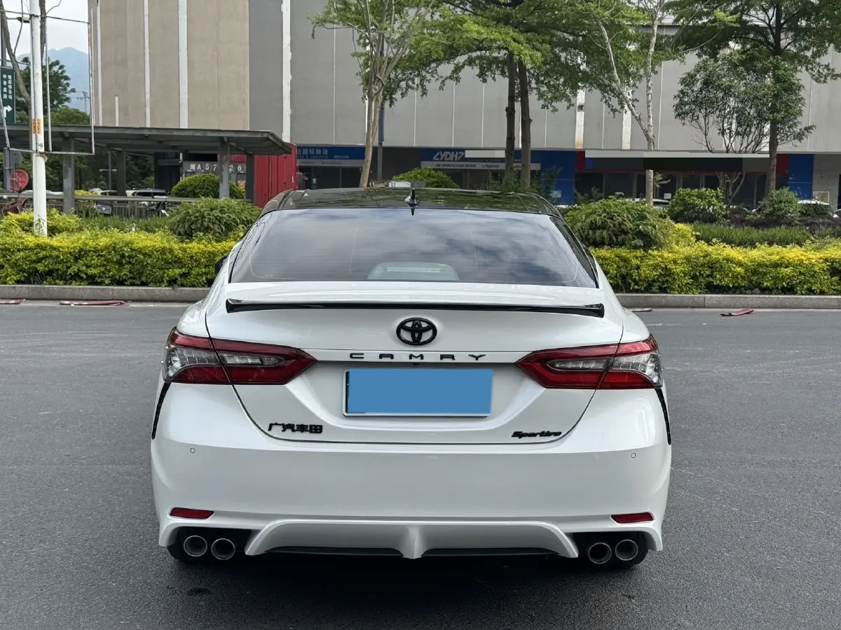 2022 Toyota Camry 2.5L 209HP L4 8AT,autocango,china used car exporter,china ev exporter,chinese used car exporter,chinese used ev exporter