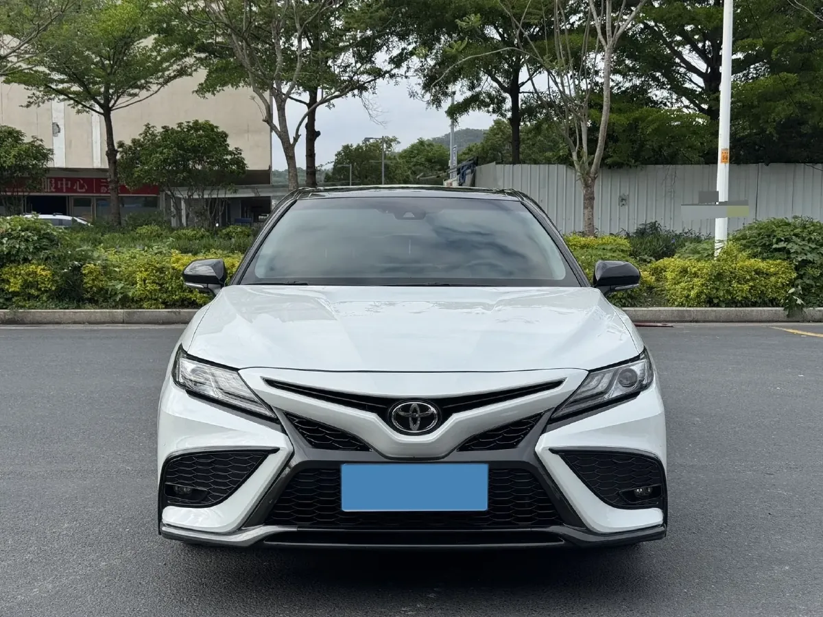 2022 Toyota Camry 2.5L 209HP L4 8AT,autocango,china used car exporter,china ev exporter,chinese used car exporter,chinese used ev exporter
