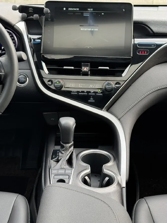 2022 Toyota Camry 2.5L 209HP L4 8AT,autocango,china used car exporter,china ev exporter,chinese used car exporter,chinese used ev exporter