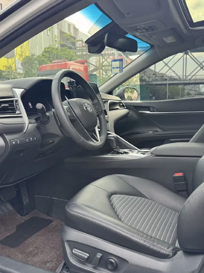 2022 Toyota Camry 2.5L 209HP L4 8AT,autocango,china used car exporter,china ev exporter,chinese used car exporter,chinese used ev exporter