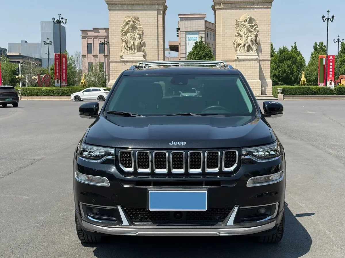 2018 Jeep Grand Commander 2.0T 265HP L4 9AT,autocango,china used car exporter,china ev exporter,chinese used car exporter,chinese used ev exporter