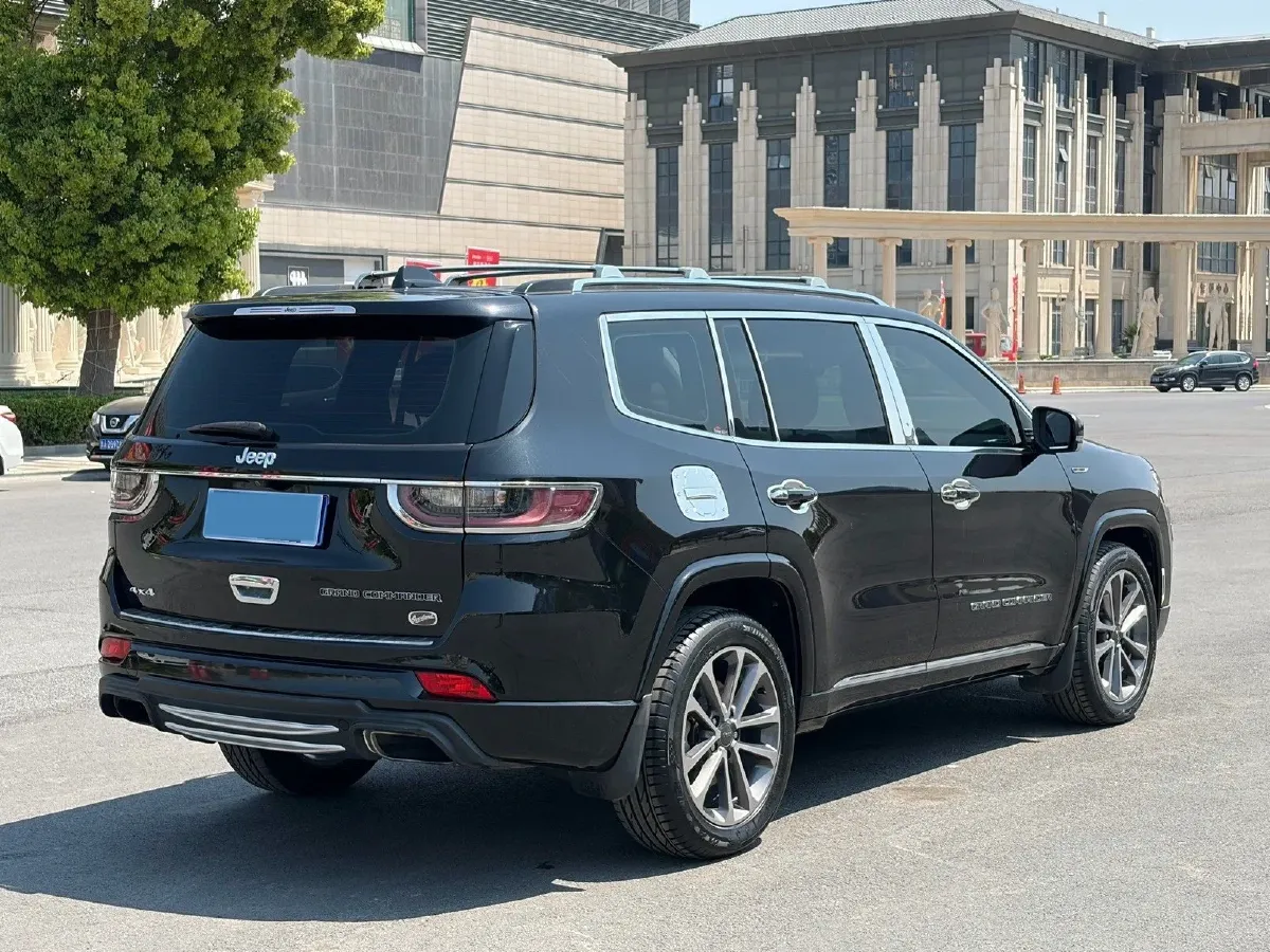2018 Jeep Grand Commander 2.0T 265HP L4 9AT,autocango,china used car exporter,china ev exporter,chinese used car exporter,chinese used ev exporter