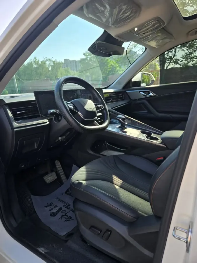 2024 Roewe D5X DMH 1.5T 150HP L4 2DHT PHEV 21.4KWH,autocango,china used car exporter,china ev exporter,chinese used car exporter,chinese used ev exporter
