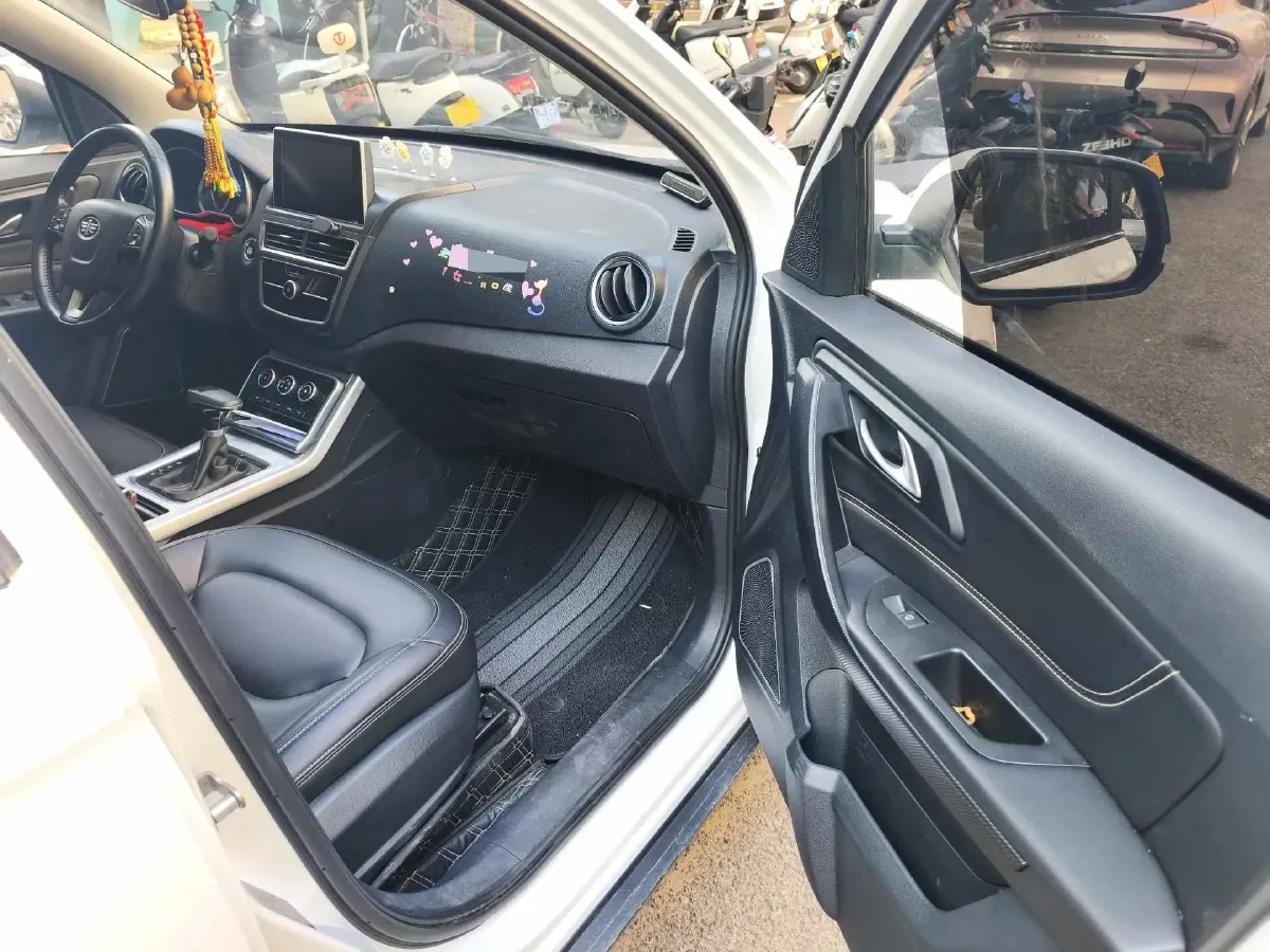 2019 Bestune X40 1.6L 114HP L4 6AT,autocango,china used car exporter,china ev exporter,chinese used car exporter,chinese used ev exporter