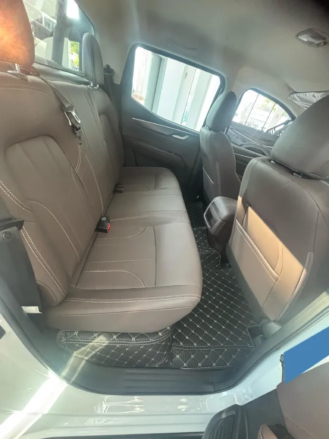 2023 Dongfeng RuiQi 6 2.3T 163HP L4 8AT,autocango,china used car exporter,china ev exporter,chinese used car exporter,chinese used ev exporter