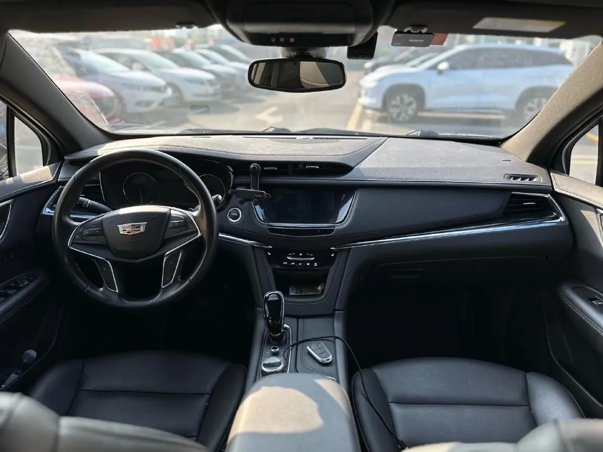 2021 Cadillac XT5 2.0T 237HP L4 9AT,autocango,china used car exporter,china ev exporter,chinese used car exporter,chinese used ev exporter