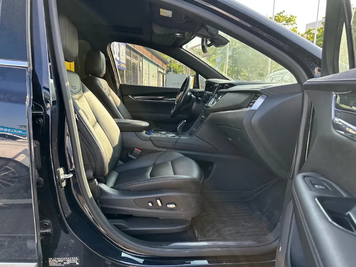 2021 Cadillac XT5 2.0T 237HP L4 9AT,autocango,china used car exporter,china ev exporter,chinese used car exporter,chinese used ev exporter