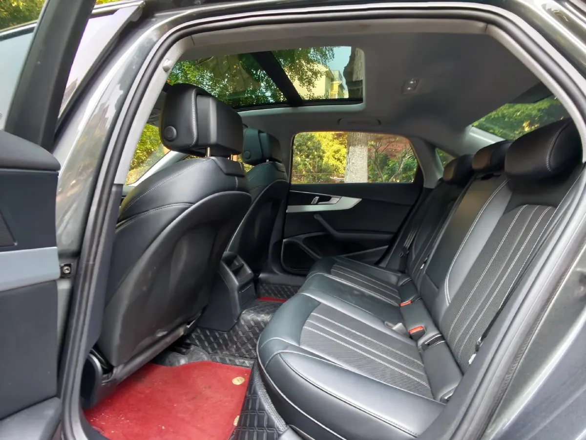 2024 Audi A4L 2.0T 190HP L4 7DCT,autocango,china used car exporter,china ev exporter,chinese used car exporter,chinese used ev exporter