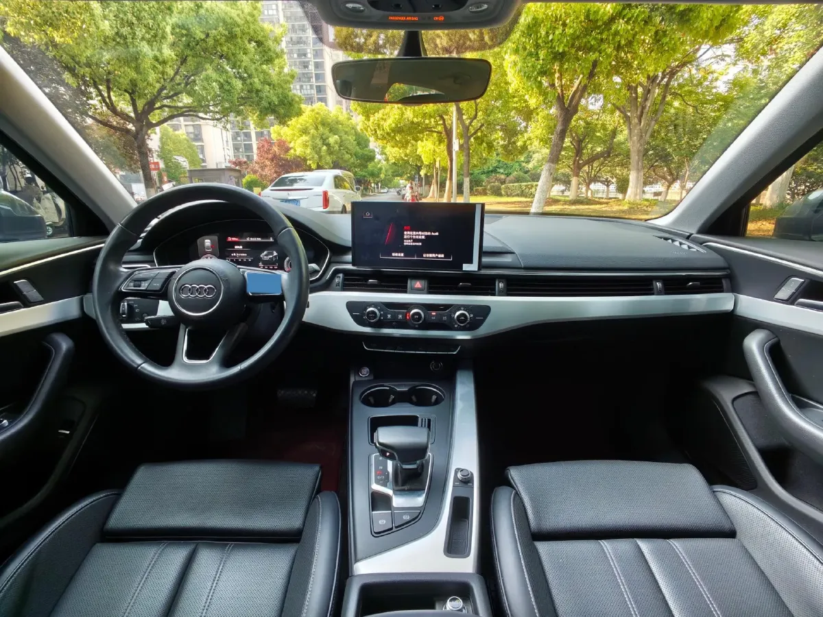 2024 Audi A4L 2.0T 190HP L4 7DCT,autocango,china used car exporter,china ev exporter,chinese used car exporter,chinese used ev exporter