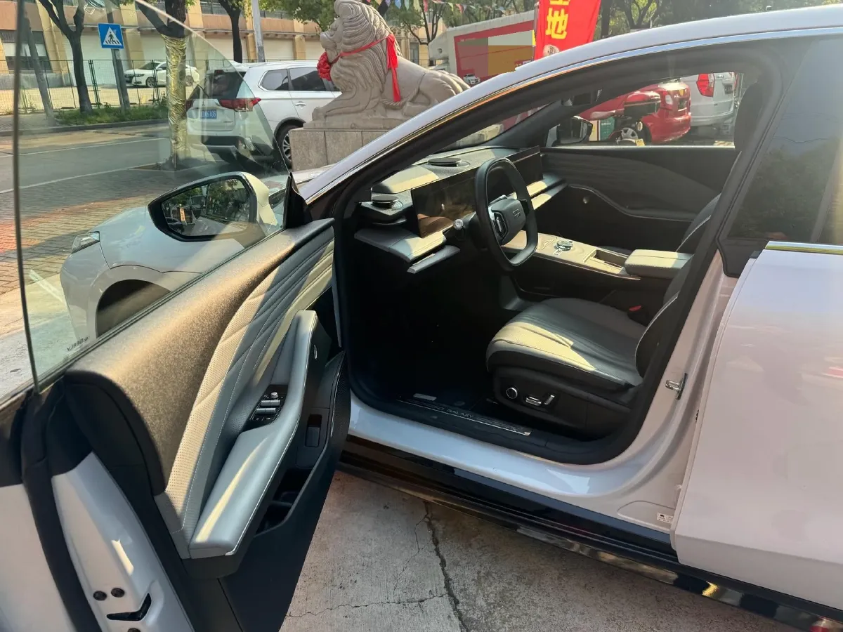 2024 Geely Galaxy E8 BEV 76KWH,autocango,china used car exporter,china ev exporter,chinese used car exporter,chinese used ev exporter