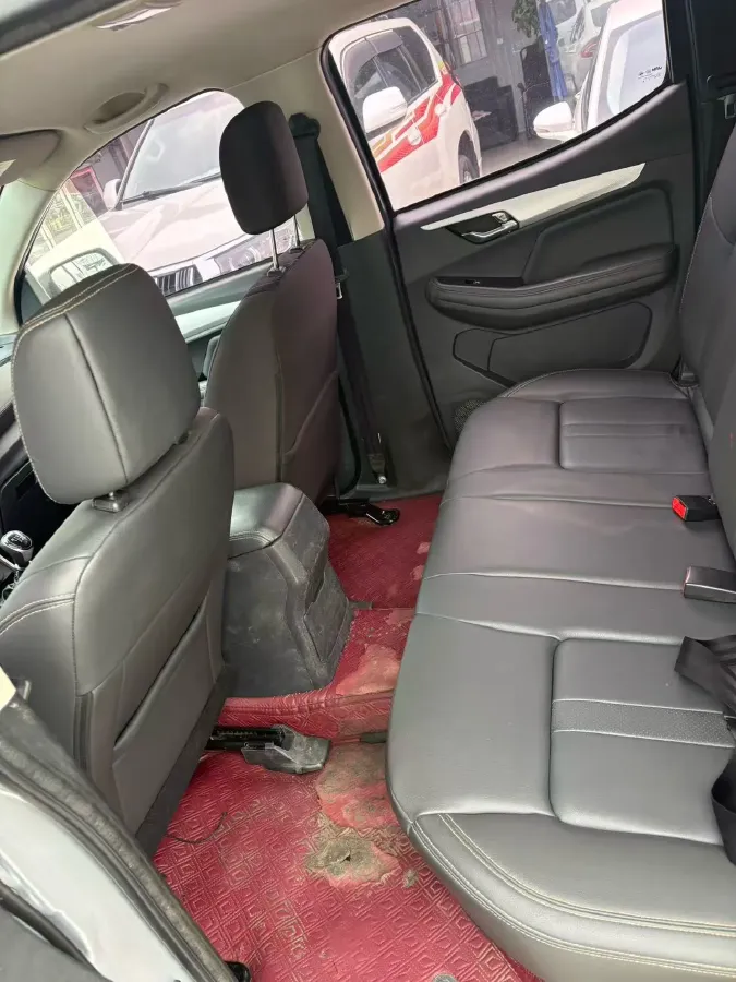 2023 Isuzu RE-MAX Jim 2.5T 143HP L4 6MT,autocango,china used car exporter,china ev exporter,chinese used car exporter,chinese used ev exporter
