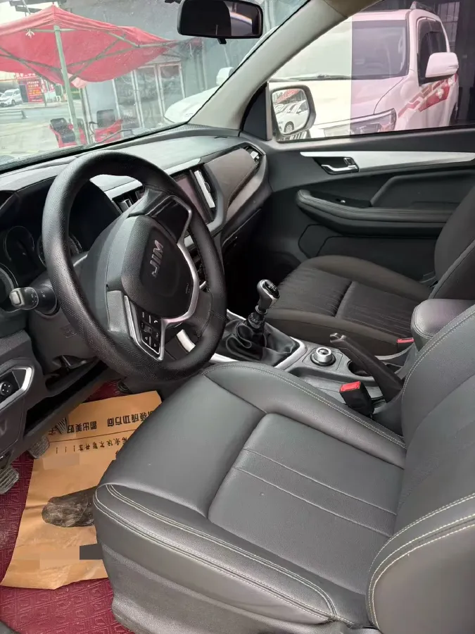 2023 Isuzu RE-MAX Jim 2.5T 143HP L4 6MT,autocango,china used car exporter,china ev exporter,chinese used car exporter,chinese used ev exporter