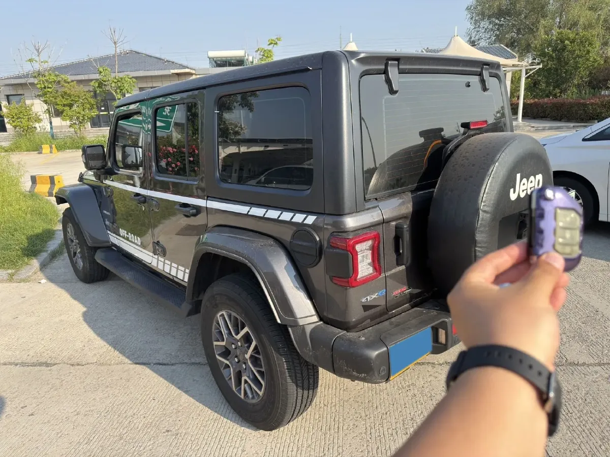 2021 Jeep Wrangler 2.0T 266HP L4 8AT PHEV 17KWH,autocango,china used car exporter,china ev exporter,chinese used car exporter,chinese used ev exporter