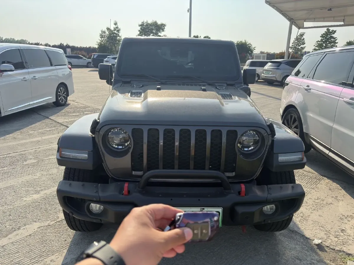 2021 Jeep Wrangler 2.0T 266HP L4 8AT PHEV 17KWH,autocango,china used car exporter,china ev exporter,chinese used car exporter,chinese used ev exporter