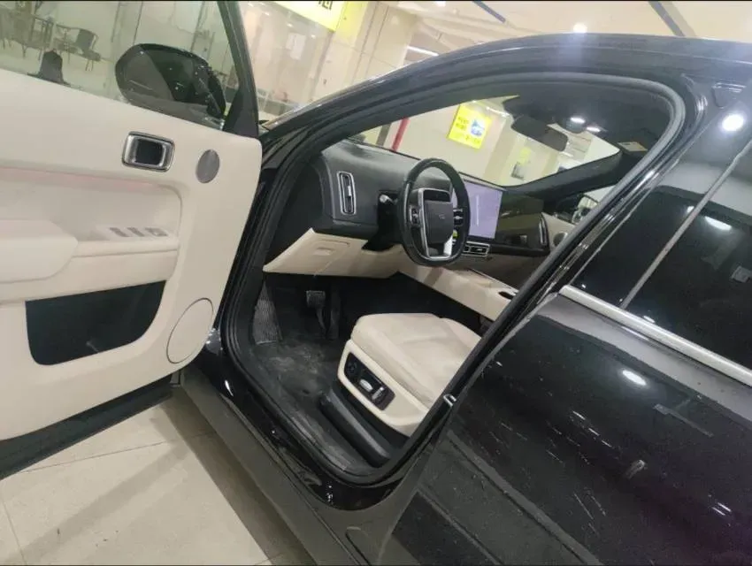 2023 Li L8 Range Extended 154HP REEV 40.9KWH,autocango,china used car exporter,china ev exporter,chinese used car exporter,chinese used ev exporter
