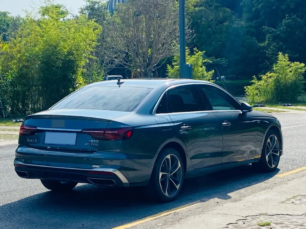 2022 Audi A4L 2.0T 190HP L4 7DCT,autocango,china used car exporter,china ev exporter,chinese used car exporter,chinese used ev exporter