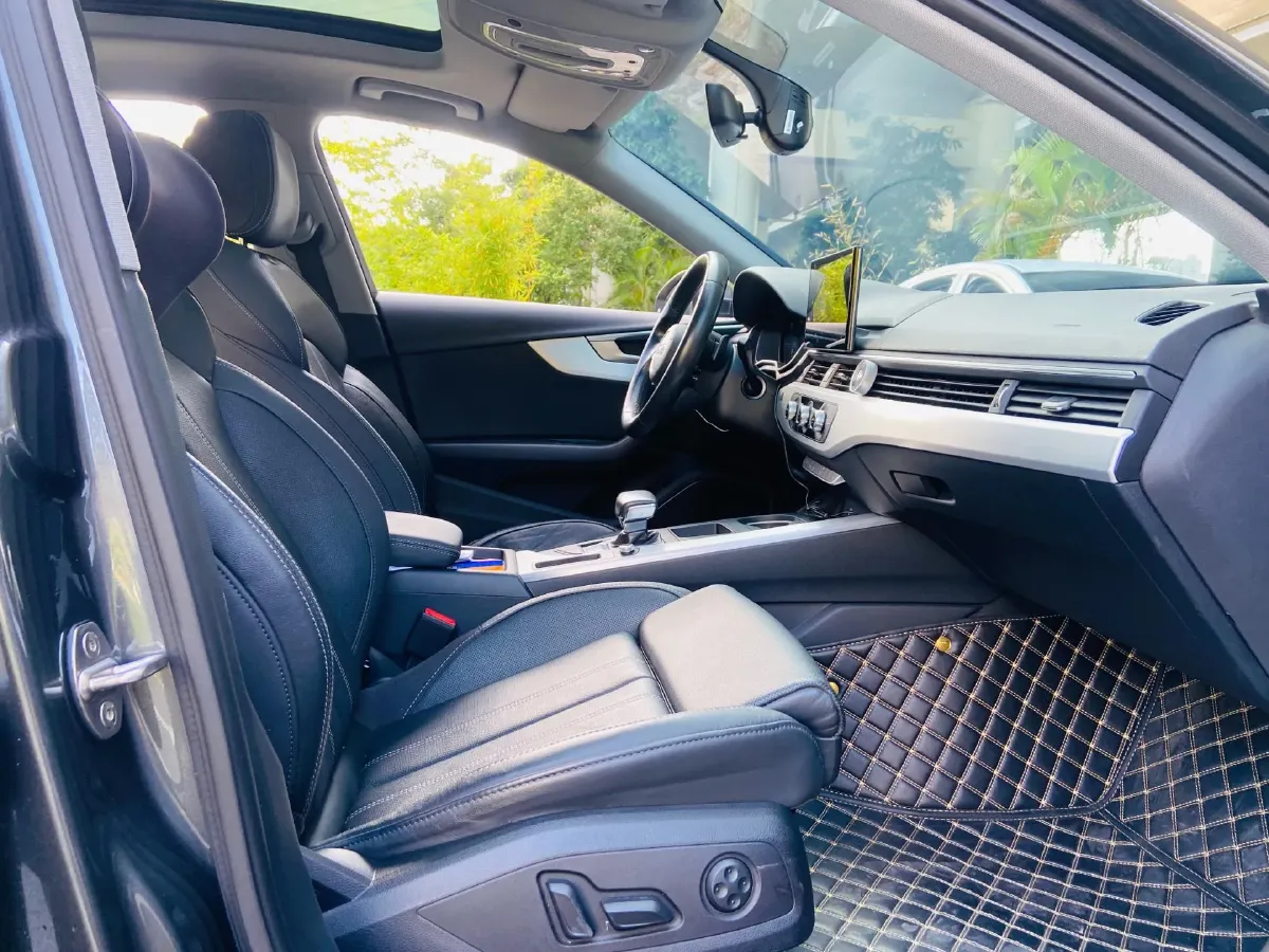 2022 Audi A4L 2.0T 190HP L4 7DCT,autocango,china used car exporter,china ev exporter,chinese used car exporter,chinese used ev exporter