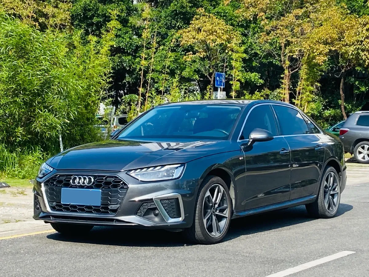 2022 Audi A4L 2.0T 190HP L4 7DCT,autocango,china used car exporter,china ev exporter,chinese used car exporter,chinese used ev exporter