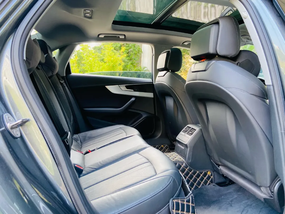 2022 Audi A4L 2.0T 190HP L4 7DCT,autocango,china used car exporter,china ev exporter,chinese used car exporter,chinese used ev exporter