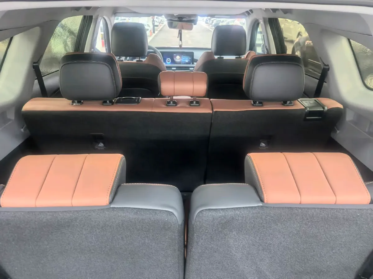 2021 Chery Tiggo 8 Plus 1.6T 197HP L4 7DCT,autocango,china used car exporter,china ev exporter,chinese used car exporter,chinese used ev exporter