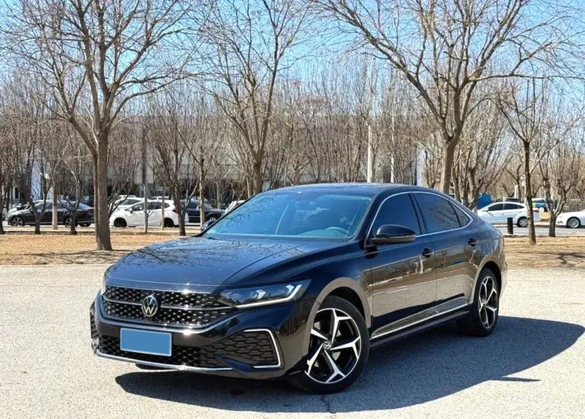 2024 Volkswagen Passat 2.0T 186HP L4 7DCT,autocango,china used car exporter,china ev exporter,chinese used car exporter,chinese used ev exporter