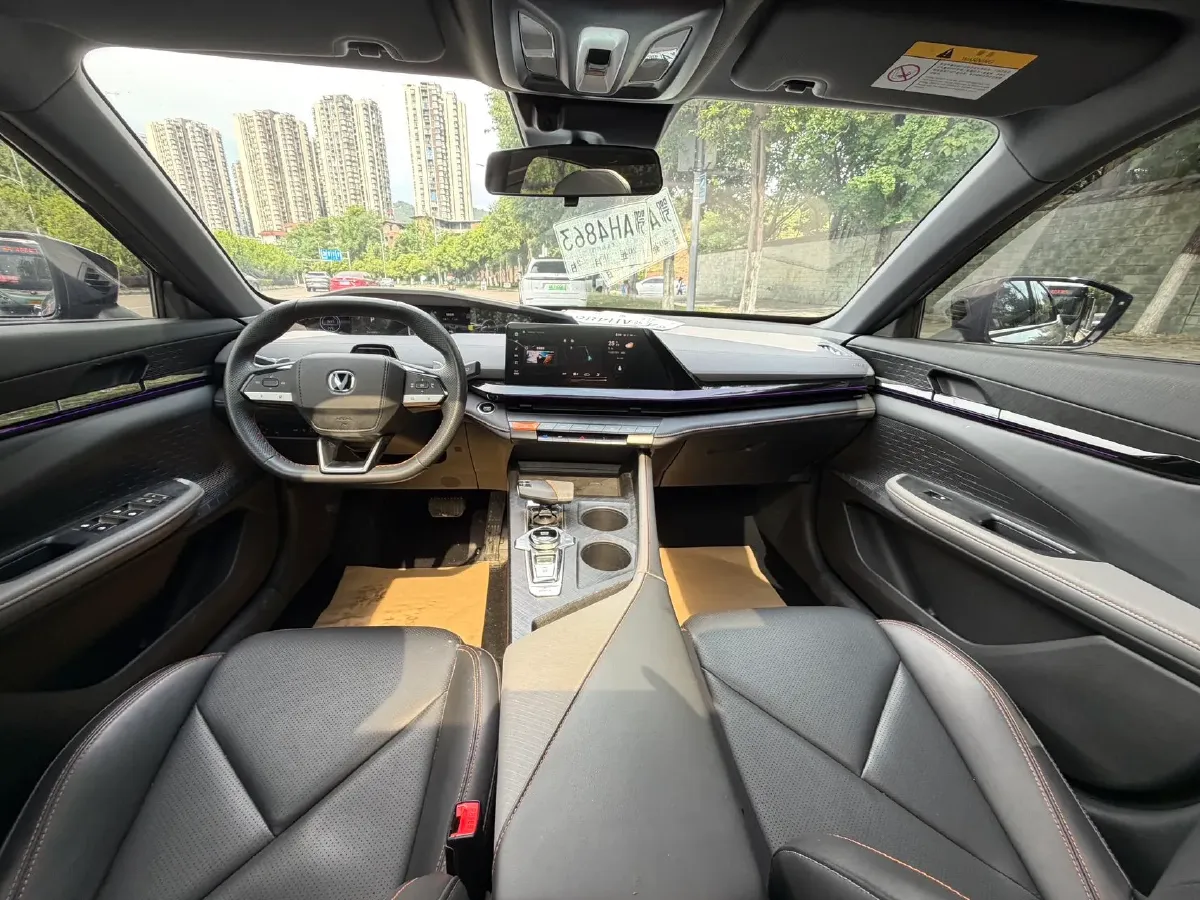 2022 ChangAn UNI-V 1.5T 188HP L4 7DCT,autocango,china used car exporter,china ev exporter,chinese used car exporter,chinese used ev exporter