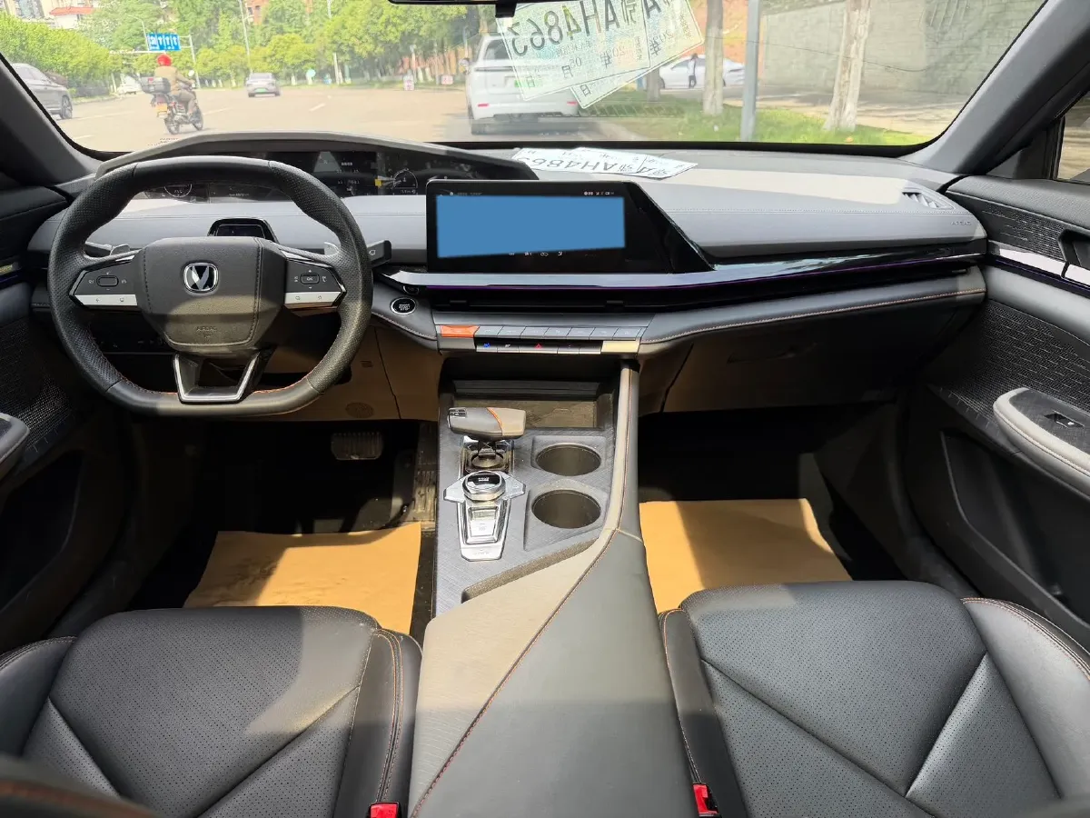 2022 ChangAn UNI-V 1.5T 188HP L4 7DCT,autocango,china used car exporter,china ev exporter,chinese used car exporter,chinese used ev exporter