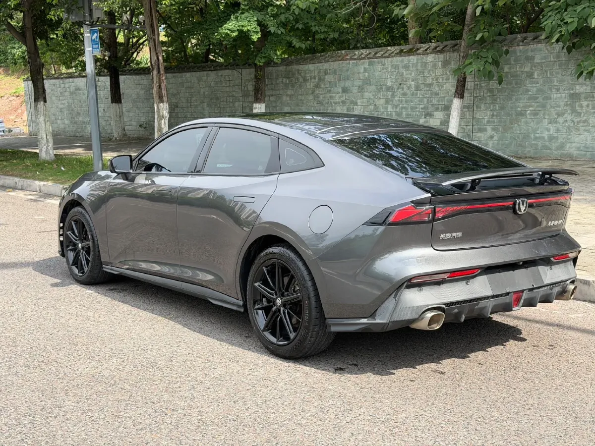 2022 ChangAn UNI-V 1.5T 188HP L4 7DCT,autocango,china used car exporter,china ev exporter,chinese used car exporter,chinese used ev exporter