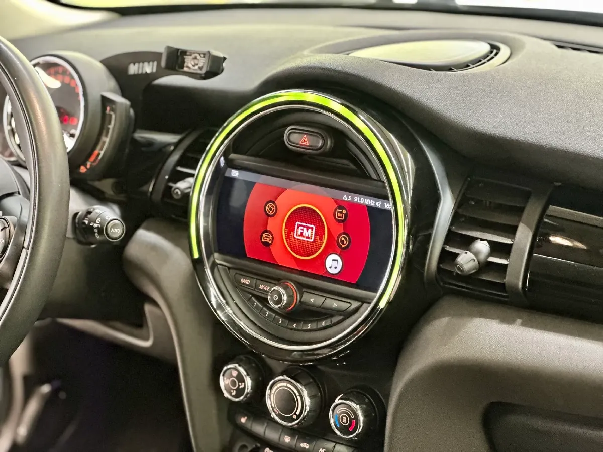 2020 MINI MINI 1.5T 136HP L3 7DCT,autocango,china used car exporter,china ev exporter,chinese used car exporter,chinese used ev exporter