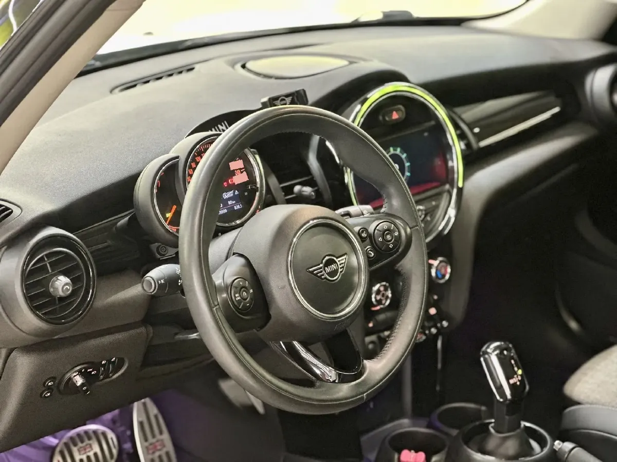 2020 MINI MINI 1.5T 136HP L3 7DCT,autocango,china used car exporter,china ev exporter,chinese used car exporter,chinese used ev exporter