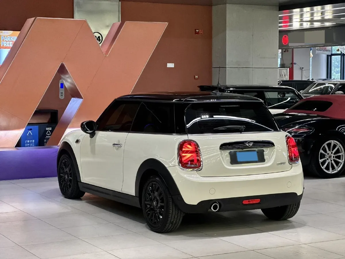2020 MINI MINI 1.5T 136HP L3 7DCT,autocango,china used car exporter,china ev exporter,chinese used car exporter,chinese used ev exporter