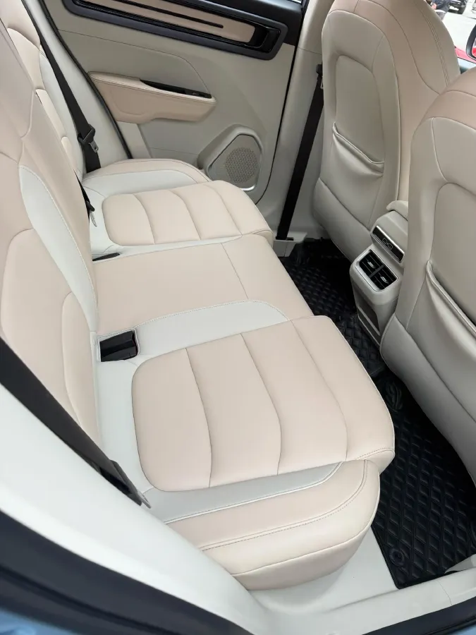 2023 Geely ICON 1.5T 181HP L4 7DCT,autocango,china used car exporter,china ev exporter,chinese used car exporter,chinese used ev exporter
