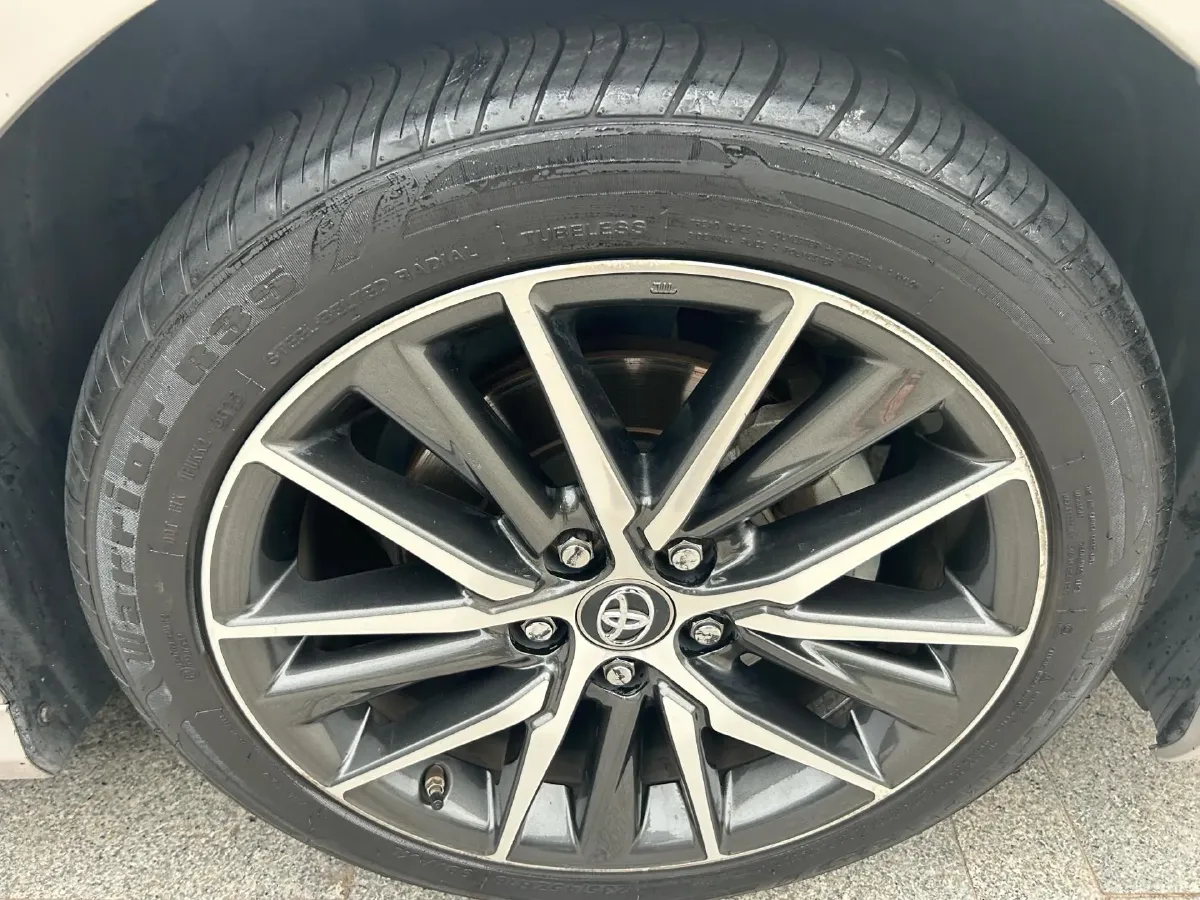 2021 Toyota Camry 2.5L 209HP L4 8AT,autocango,china used car exporter,china ev exporter,chinese used car exporter,chinese used ev exporter