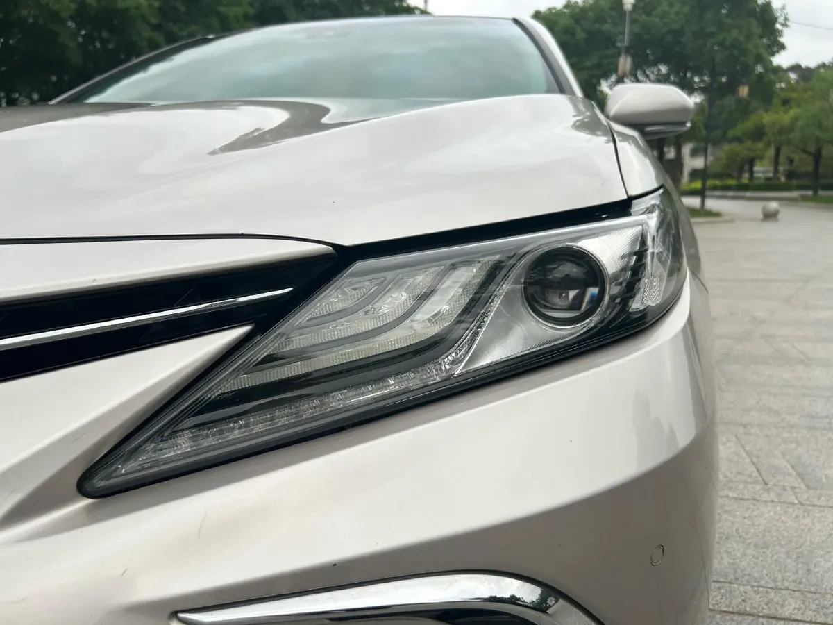 2021 Toyota Camry 2.5L 209HP L4 8AT,autocango,china used car exporter,china ev exporter,chinese used car exporter,chinese used ev exporter