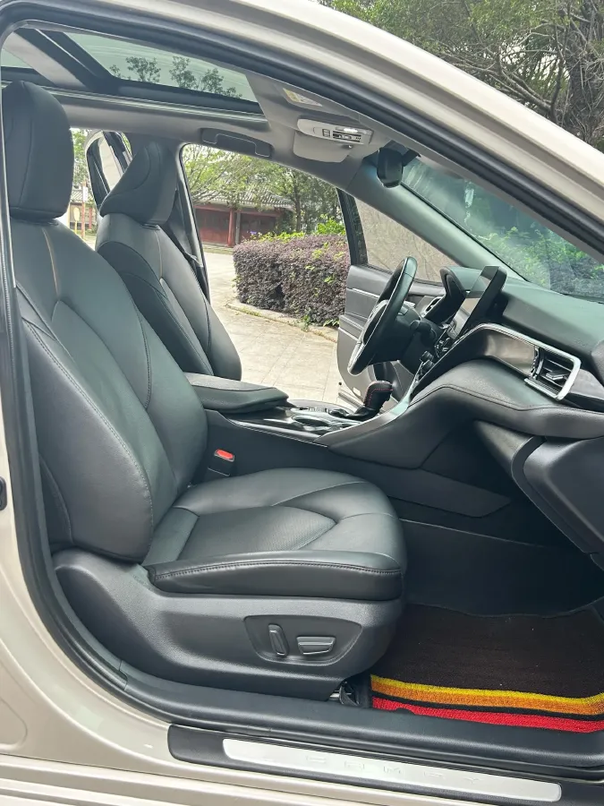2021 Toyota Camry 2.5L 209HP L4 8AT,autocango,china used car exporter,china ev exporter,chinese used car exporter,chinese used ev exporter