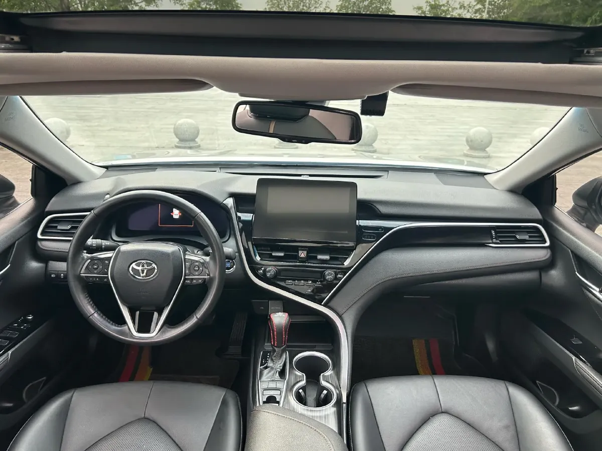 2021 Toyota Camry 2.5L 209HP L4 8AT,autocango,china used car exporter,china ev exporter,chinese used car exporter,chinese used ev exporter