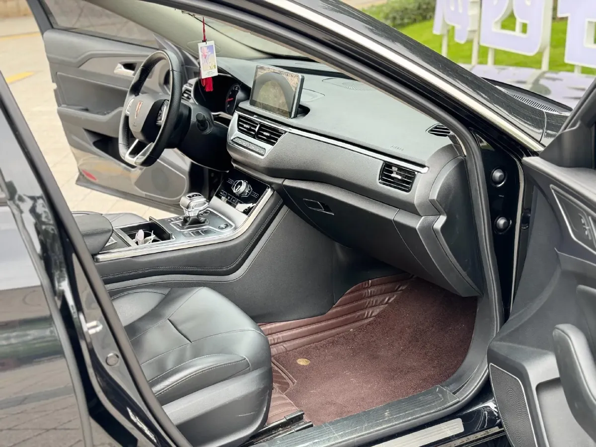 2020 HongQi H5 1.5T 169HP L4 7DCT,autocango,china used car exporter,china ev exporter,chinese used car exporter,chinese used ev exporter