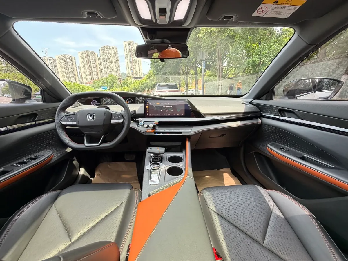 2022 ChangAn UNI-V 1.5T 188HP L4 7DCT,autocango,china used car exporter,china ev exporter,chinese used car exporter,chinese used ev exporter