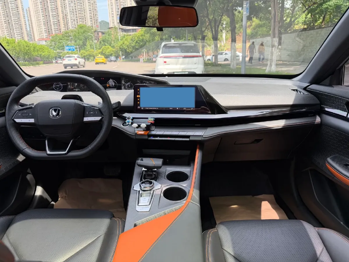 2022 ChangAn UNI-V 1.5T 188HP L4 7DCT,autocango,china used car exporter,china ev exporter,chinese used car exporter,chinese used ev exporter